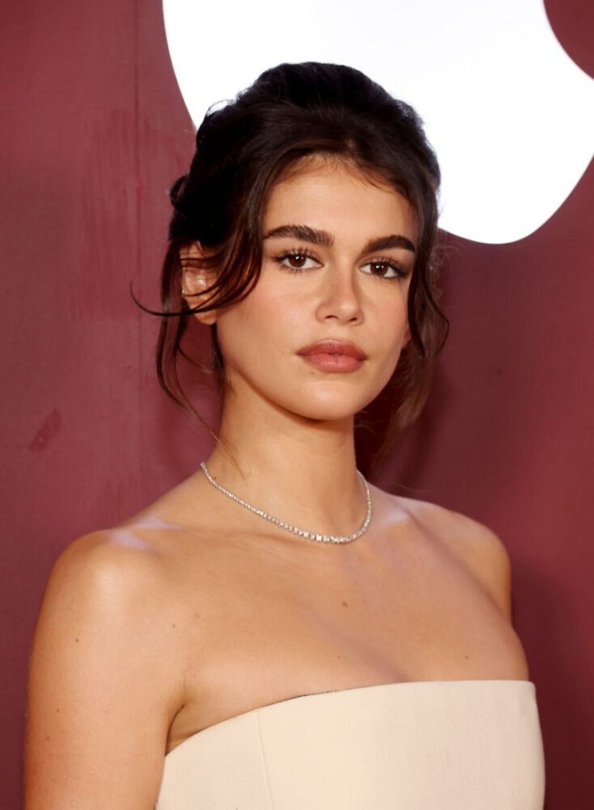 Jaw-Dropping Kaia Gerber: Leggy Goddess Wows in Short Dress at ‘Palm Royale’ Emmy FYC Event!