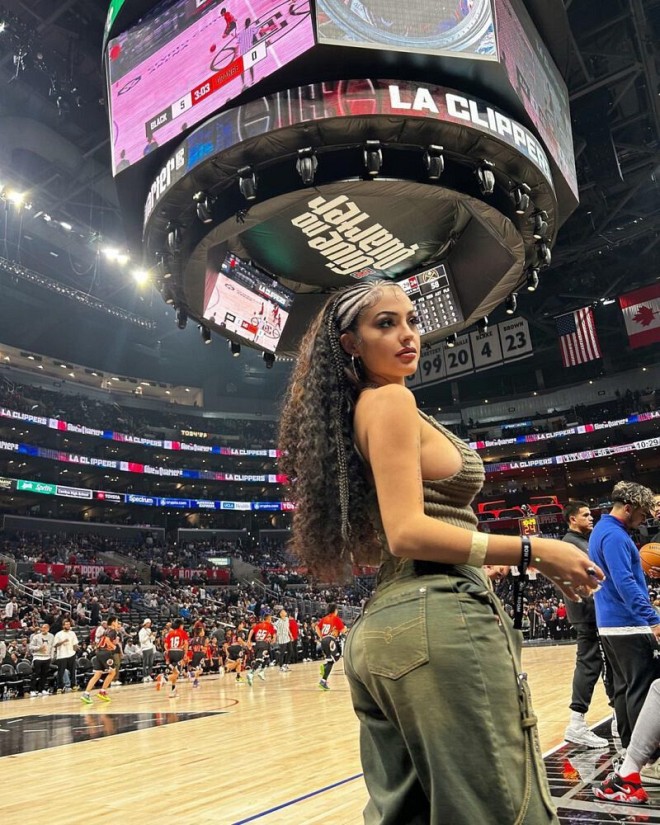 Sultry Sensation: Malu Trevejo’s NBA Game Stunner Reveals Sexy Cleavage!