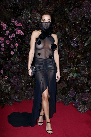 Sizzling Sensation: Rita Ora Flaunts Bare Breasts and Nipples in Risqué Vogue Party Ensemble