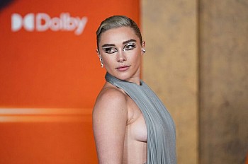 Florence Pugh Stuns Braless in Sexy Dress, Revealing Seductive Side-Boobs at Dune Part 2 Premiere